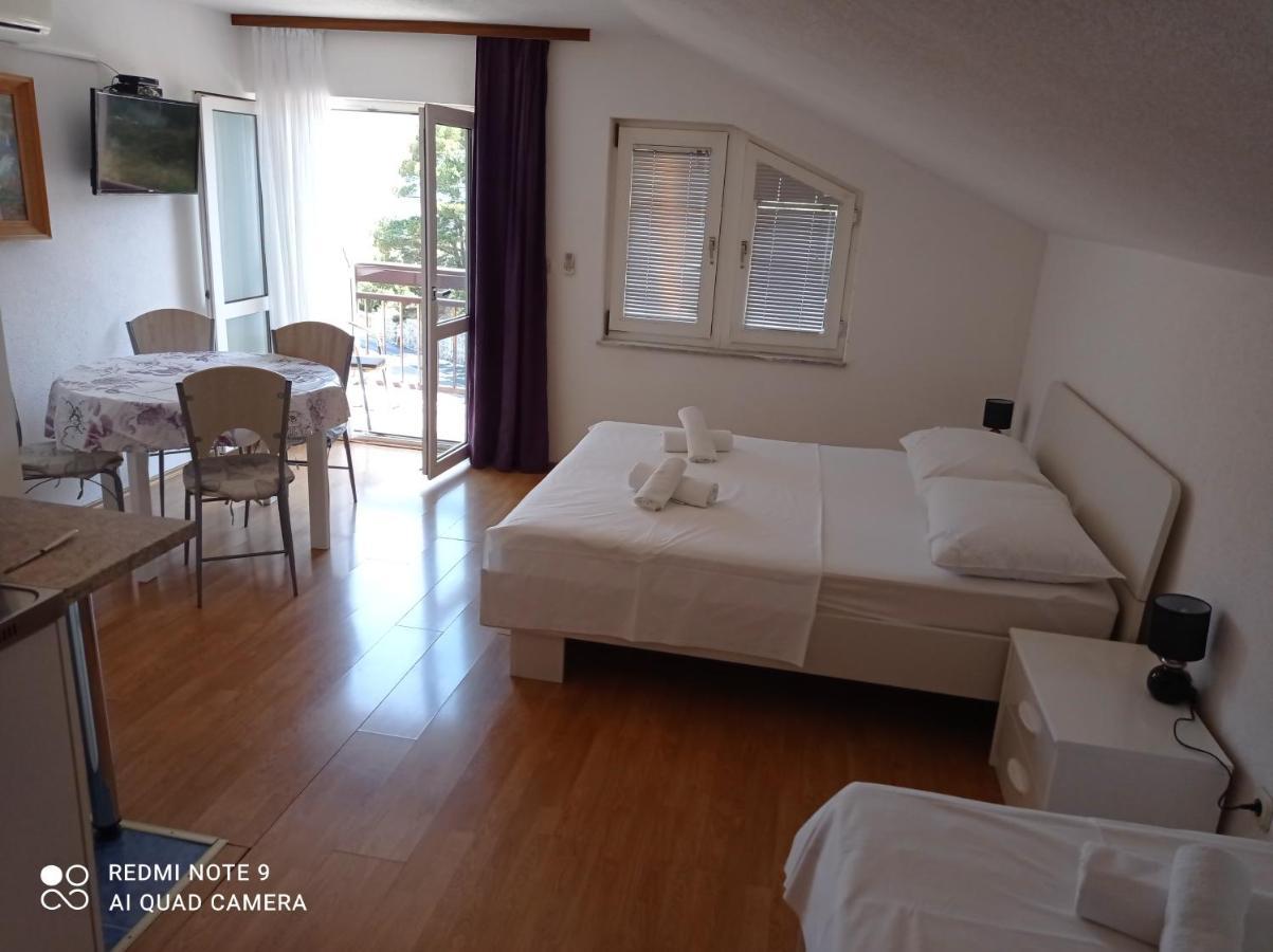 Apartments Mihovil Omis Exterior photo