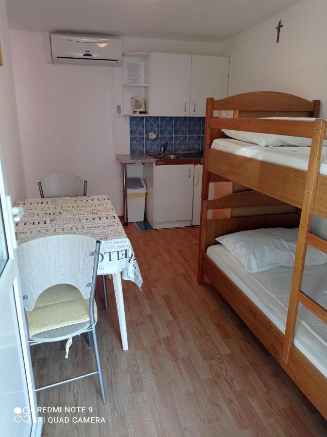 Apartments Mihovil Omis Exterior photo